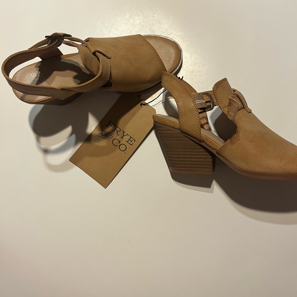 Frye and Co. Women's Tan Heeled Sandals